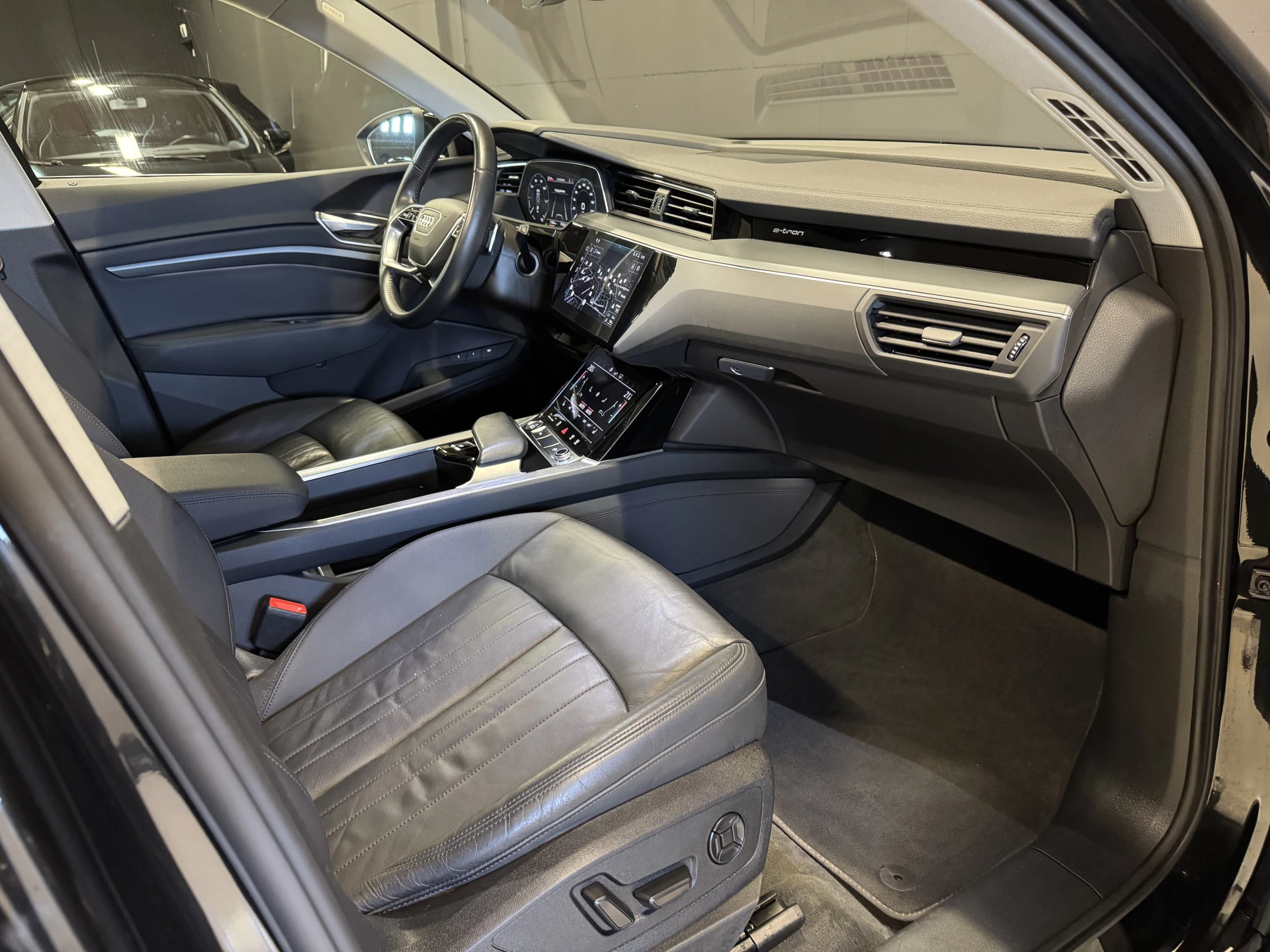 Hoofdafbeelding Audi e-tron