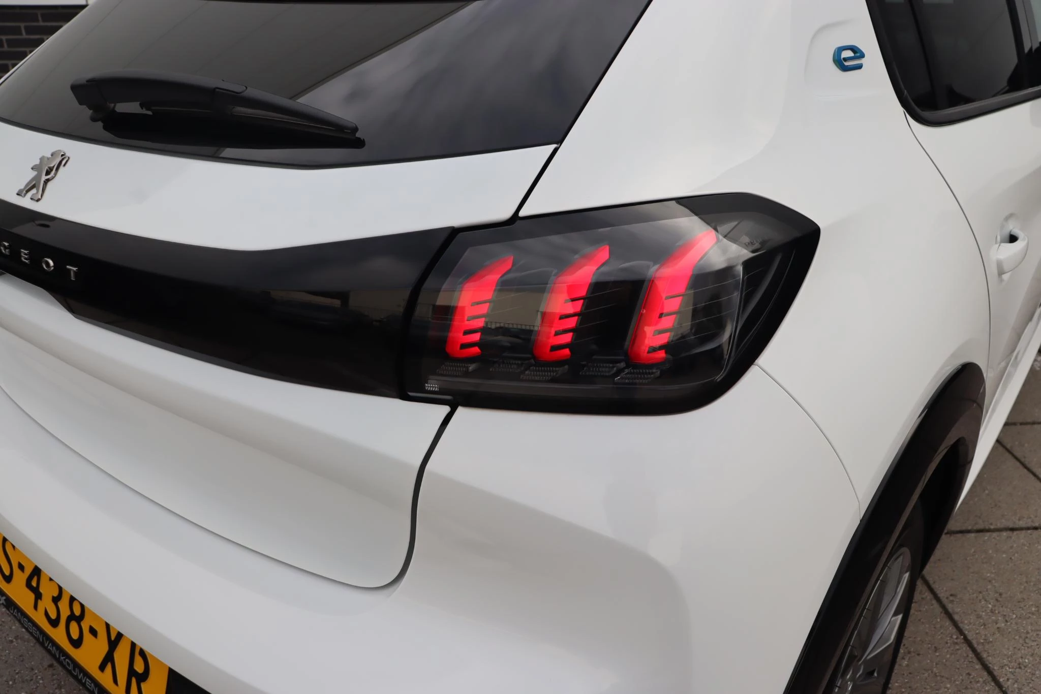 Hoofdafbeelding Peugeot e-208