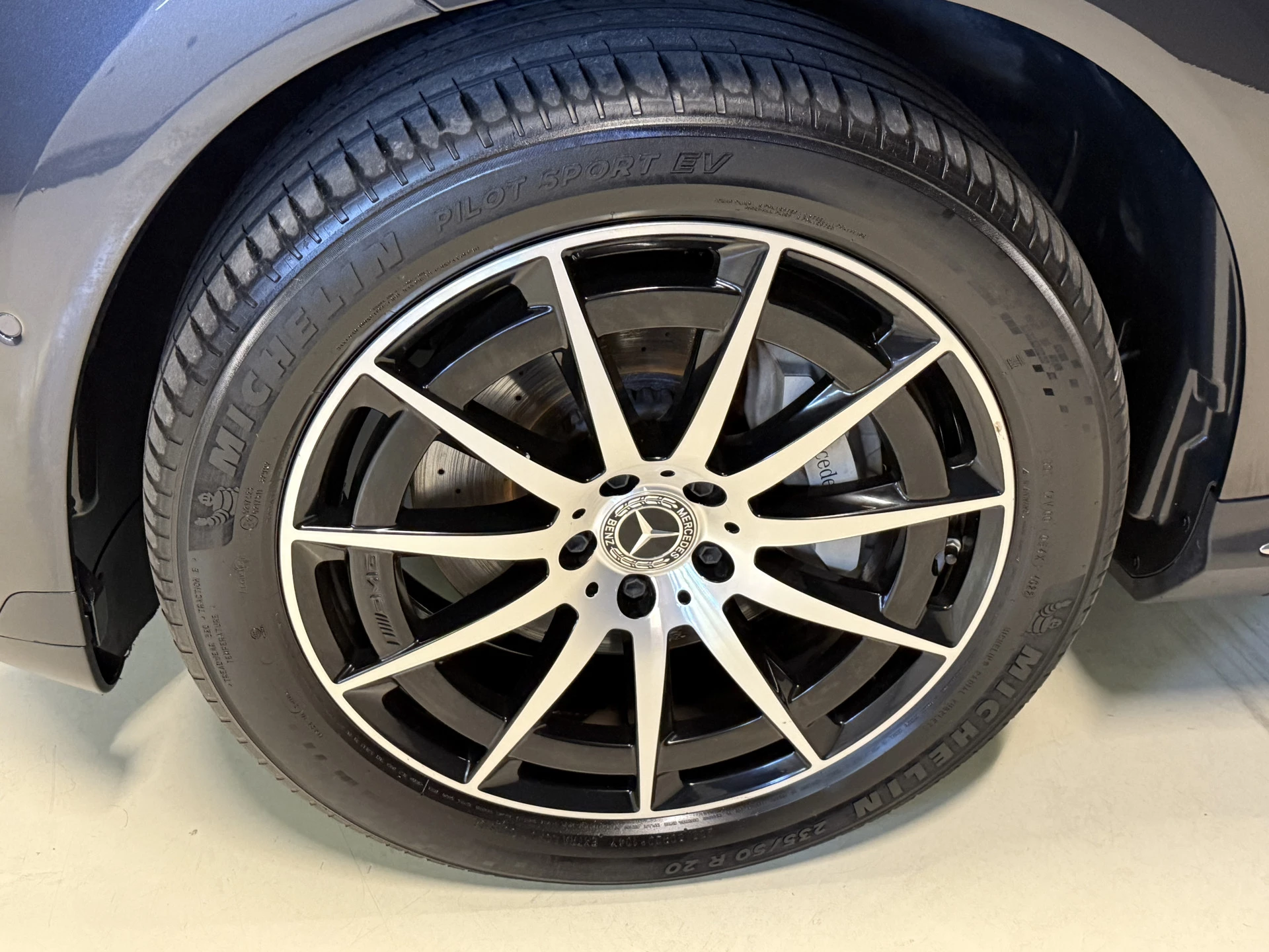 Hoofdafbeelding Mercedes-Benz EQC