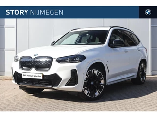 Hoofdafbeelding BMW iX3 BMW iX3 High Executive / Trekhaak / Sportstoelen / Adaptieve LED / Head-Up / Comfort Access / Parking Assistant Plus