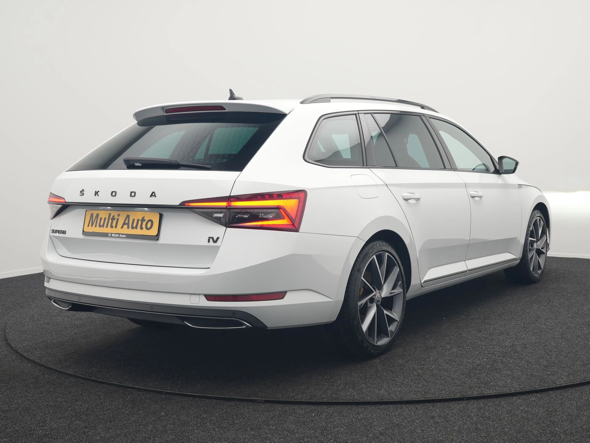 Hoofdafbeelding Škoda Superb