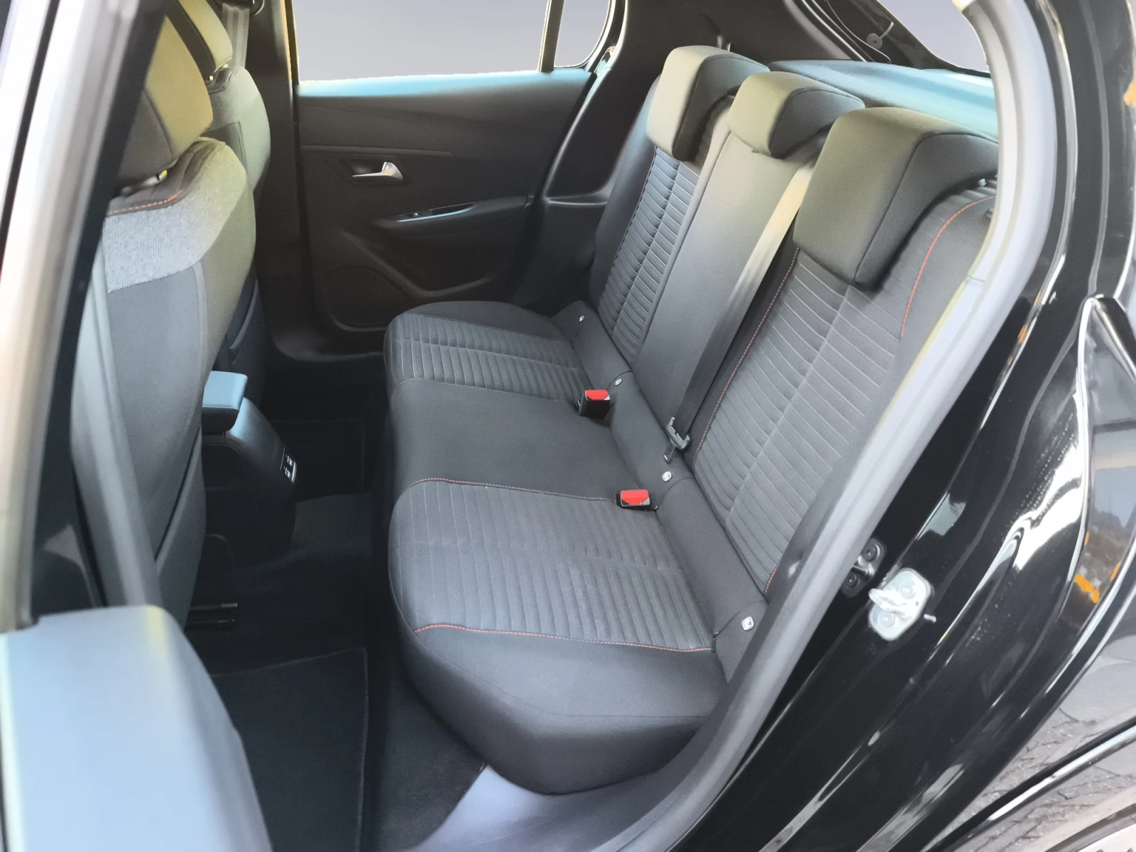 Hoofdafbeelding Peugeot e-208