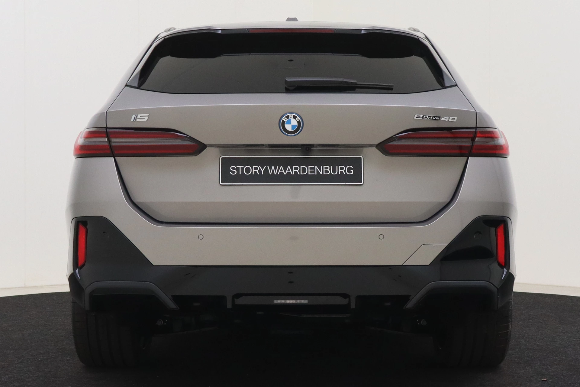 Hoofdafbeelding BMW i5