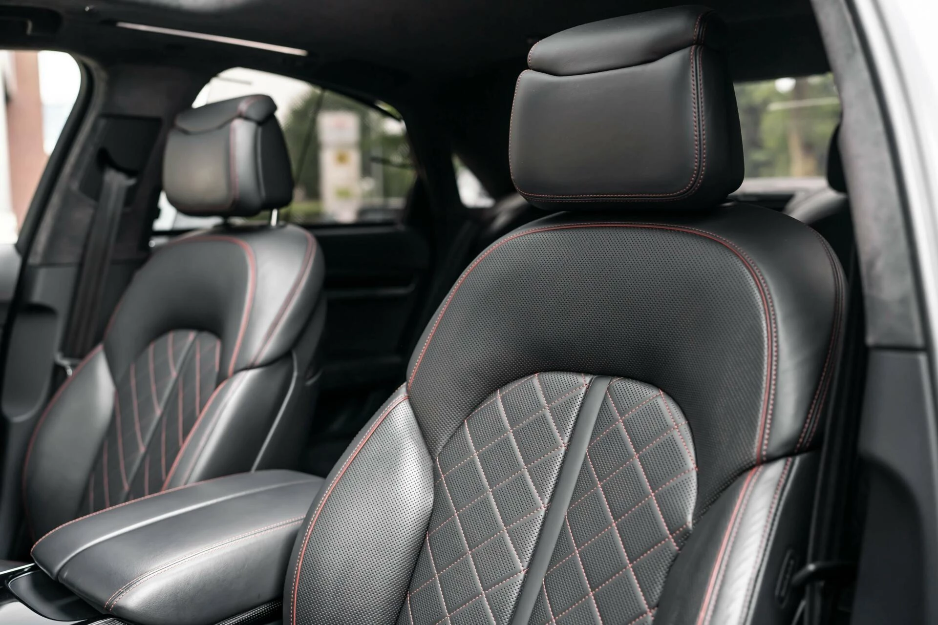 Hoofdafbeelding Audi S8