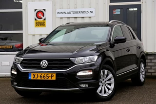 Hoofdafbeelding Volkswagen T-Roc Volkswagen T-Roc 1.5 TSI 150PK Sport*Perfect Onderh.*ACC/Camera/Digi. Klokken/Stoelverw./Sfeer/Climate Control/Front Ass./Rijstrook/LED/Parkeersens.V+A/17 inch LM*