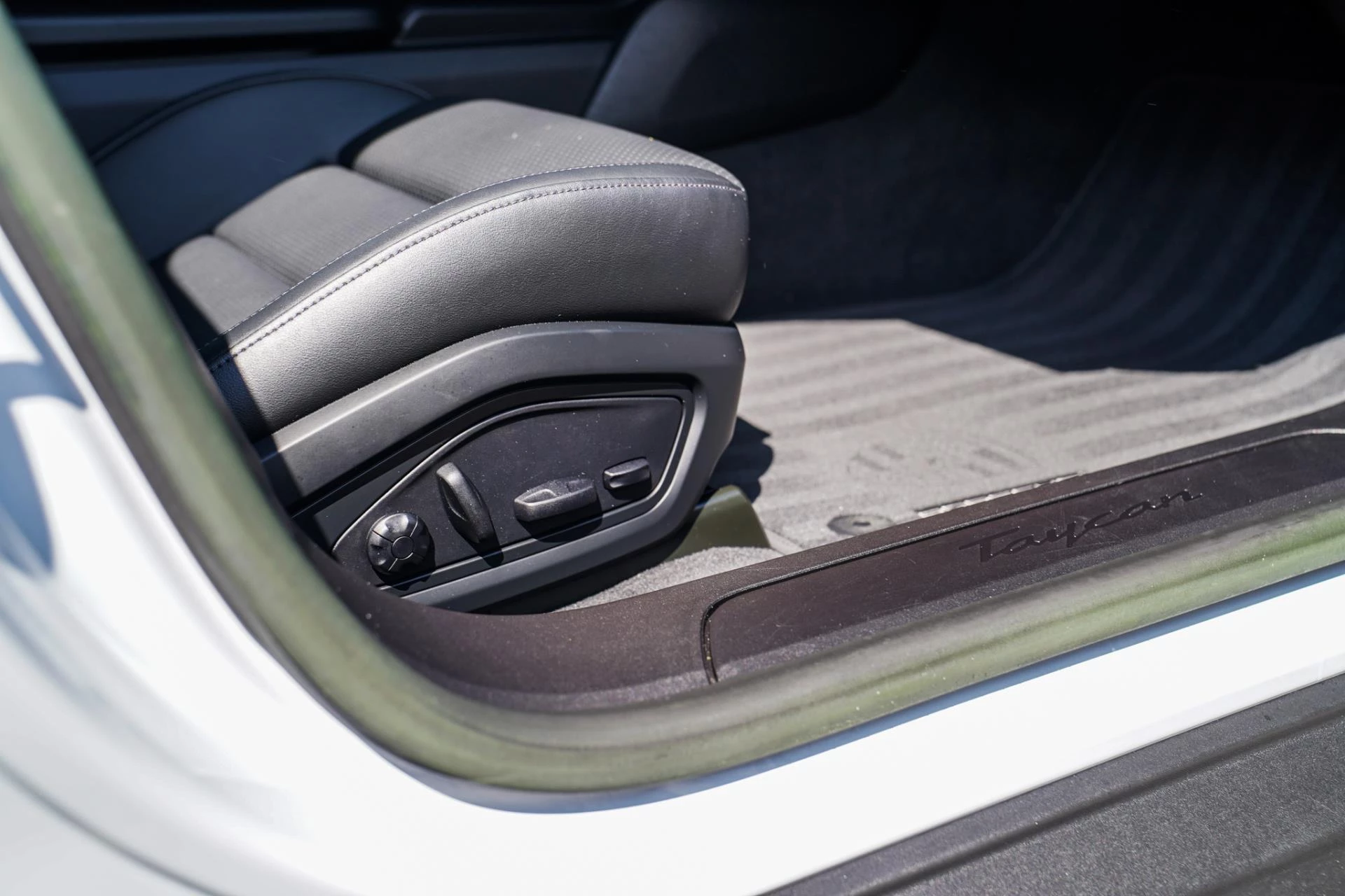 Hoofdafbeelding Porsche Taycan