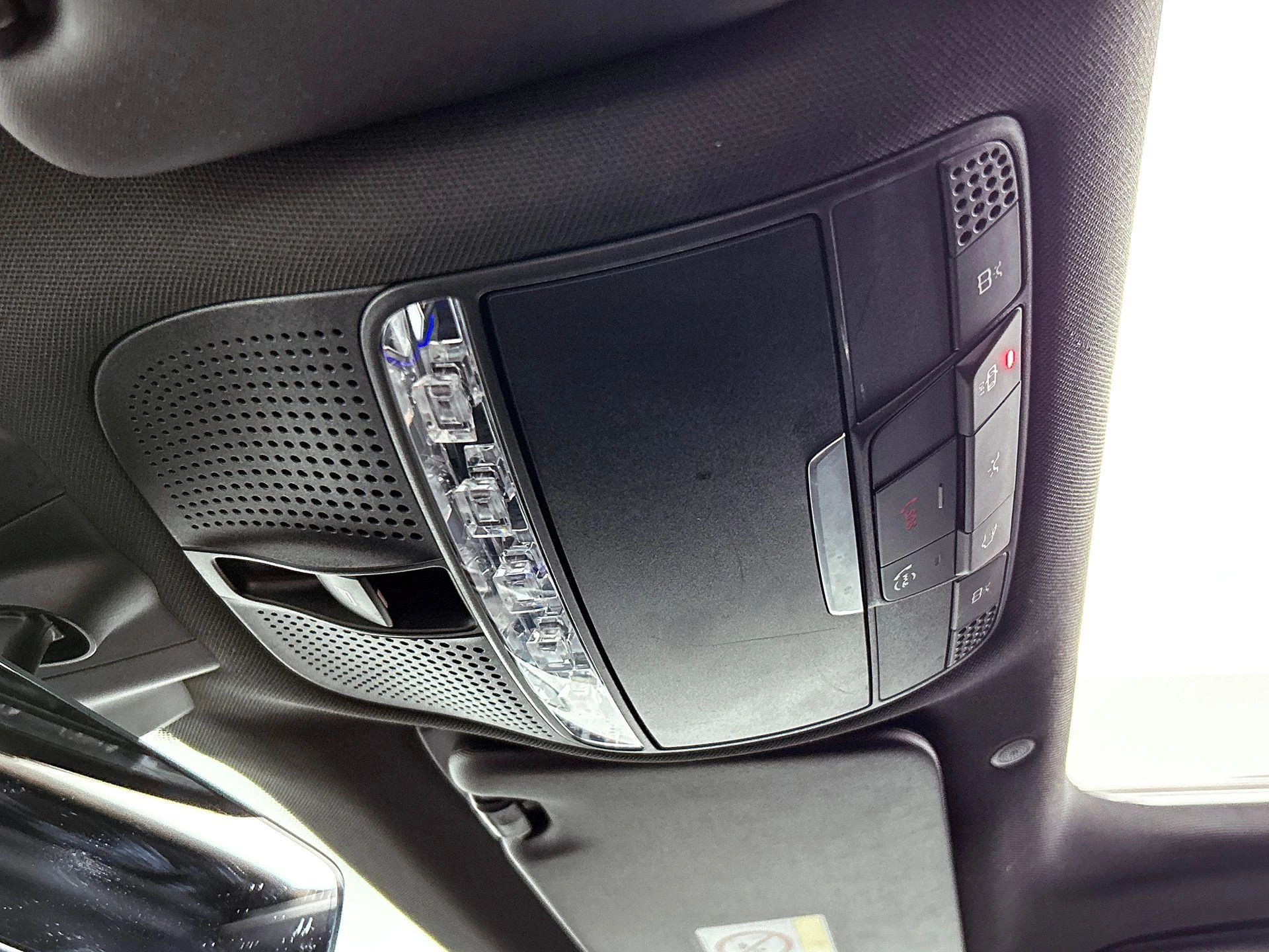 Hoofdafbeelding Mercedes-Benz EQC