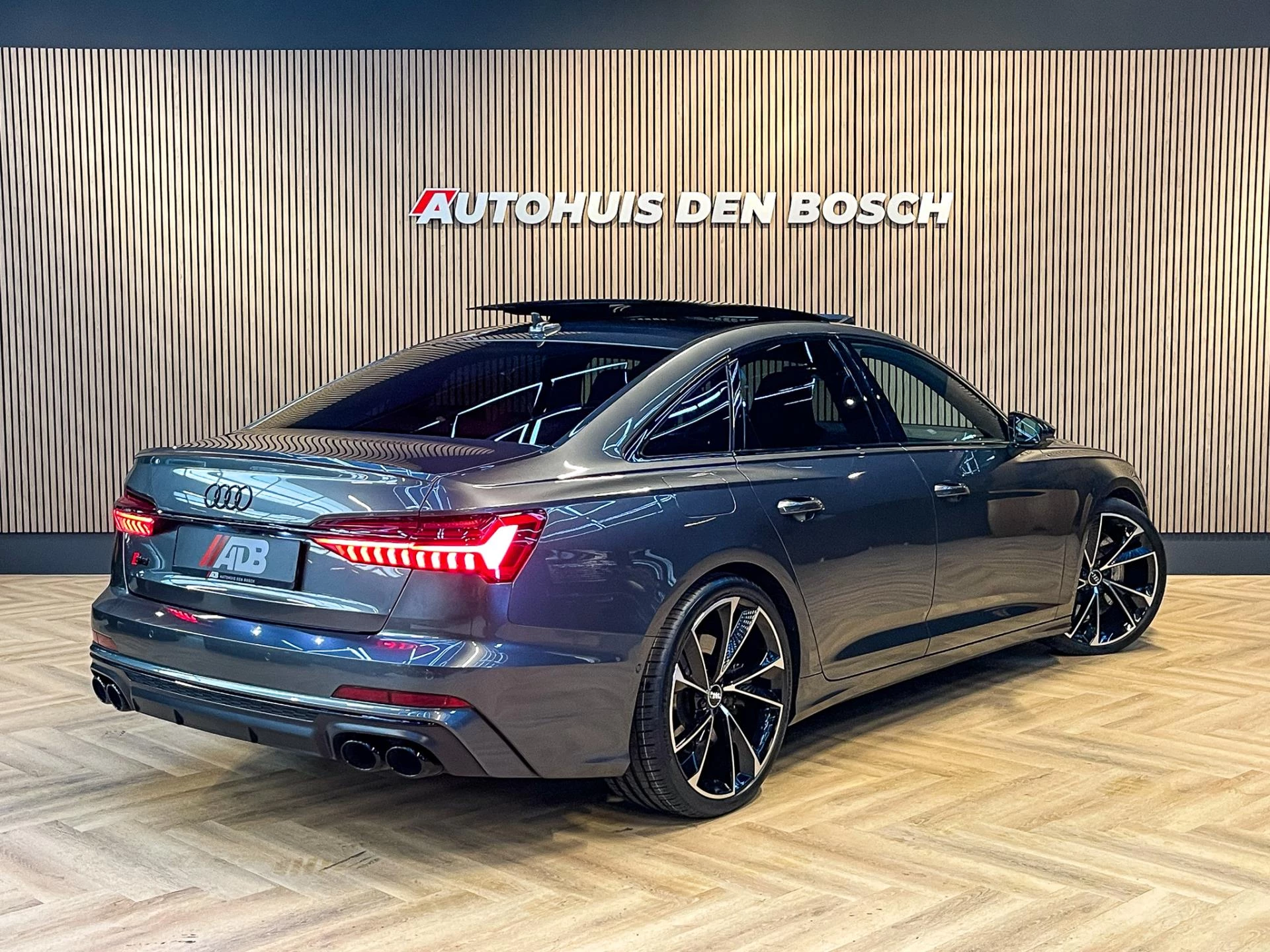 Hoofdafbeelding Audi S6