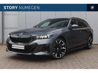 BMW 5 Serie Touring 550e xDrive M Sport Automaat / Panoramadak / Trekhaak / Adaptief M Onderstel Professional / Stoelventilatie / Bowers & Wilkins / Parking Assistant Professional