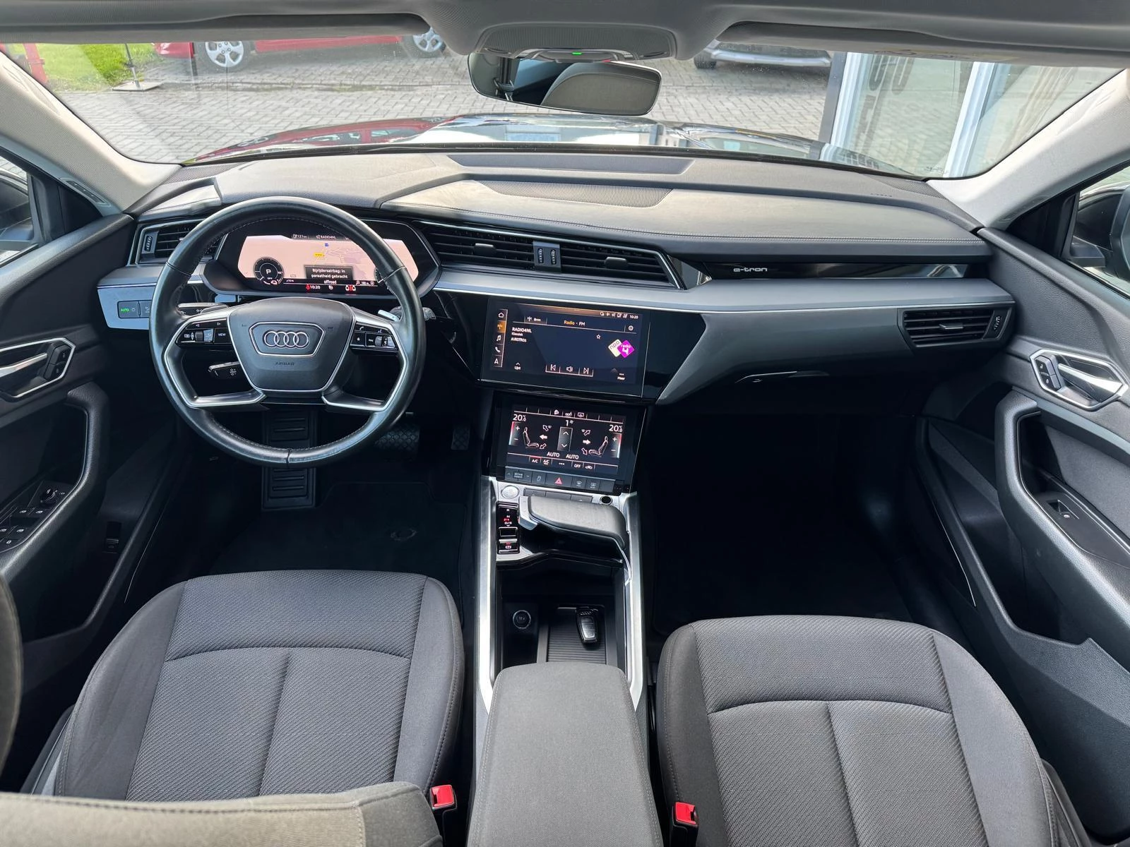 Hoofdafbeelding Audi e-tron