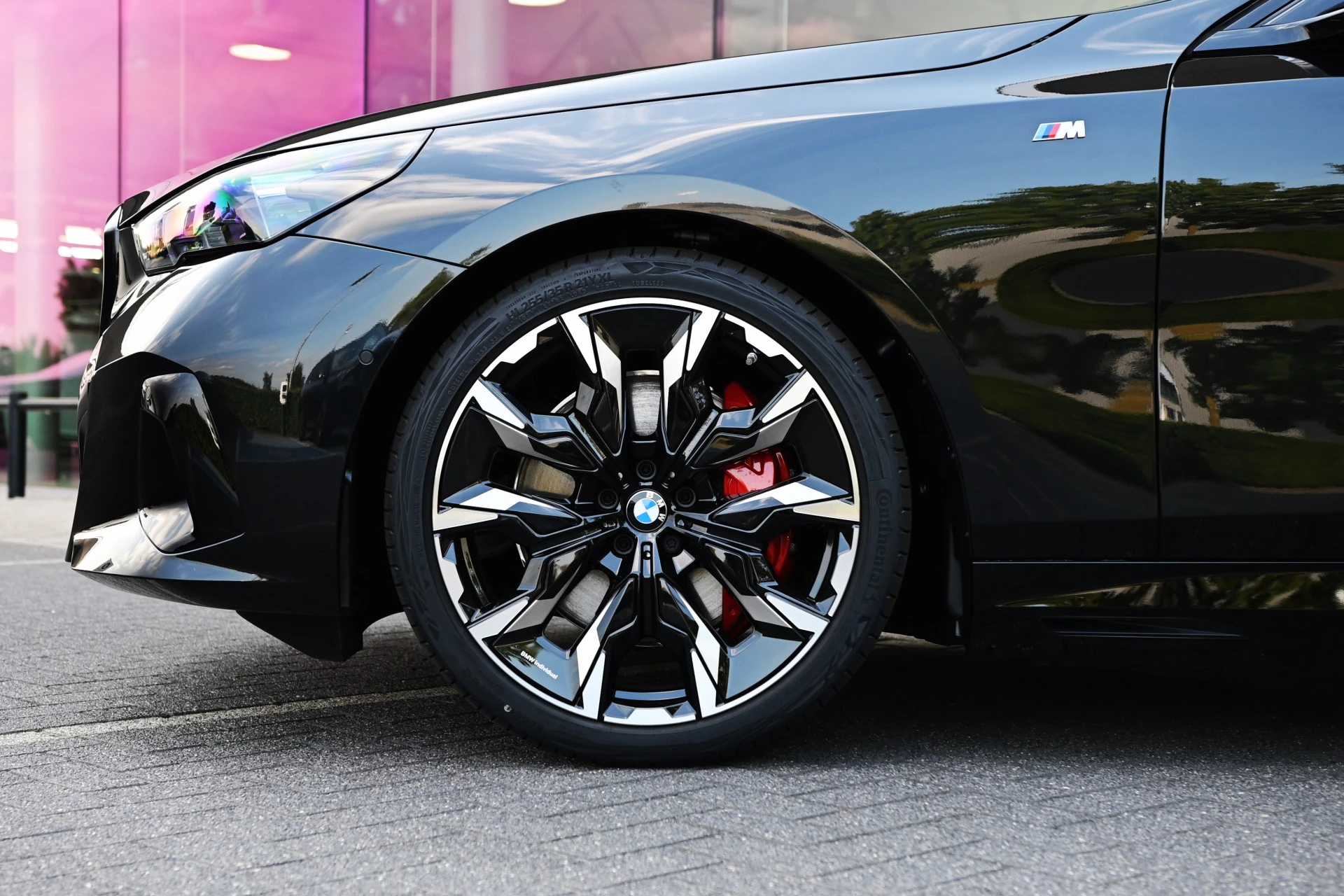 Hoofdafbeelding BMW i5