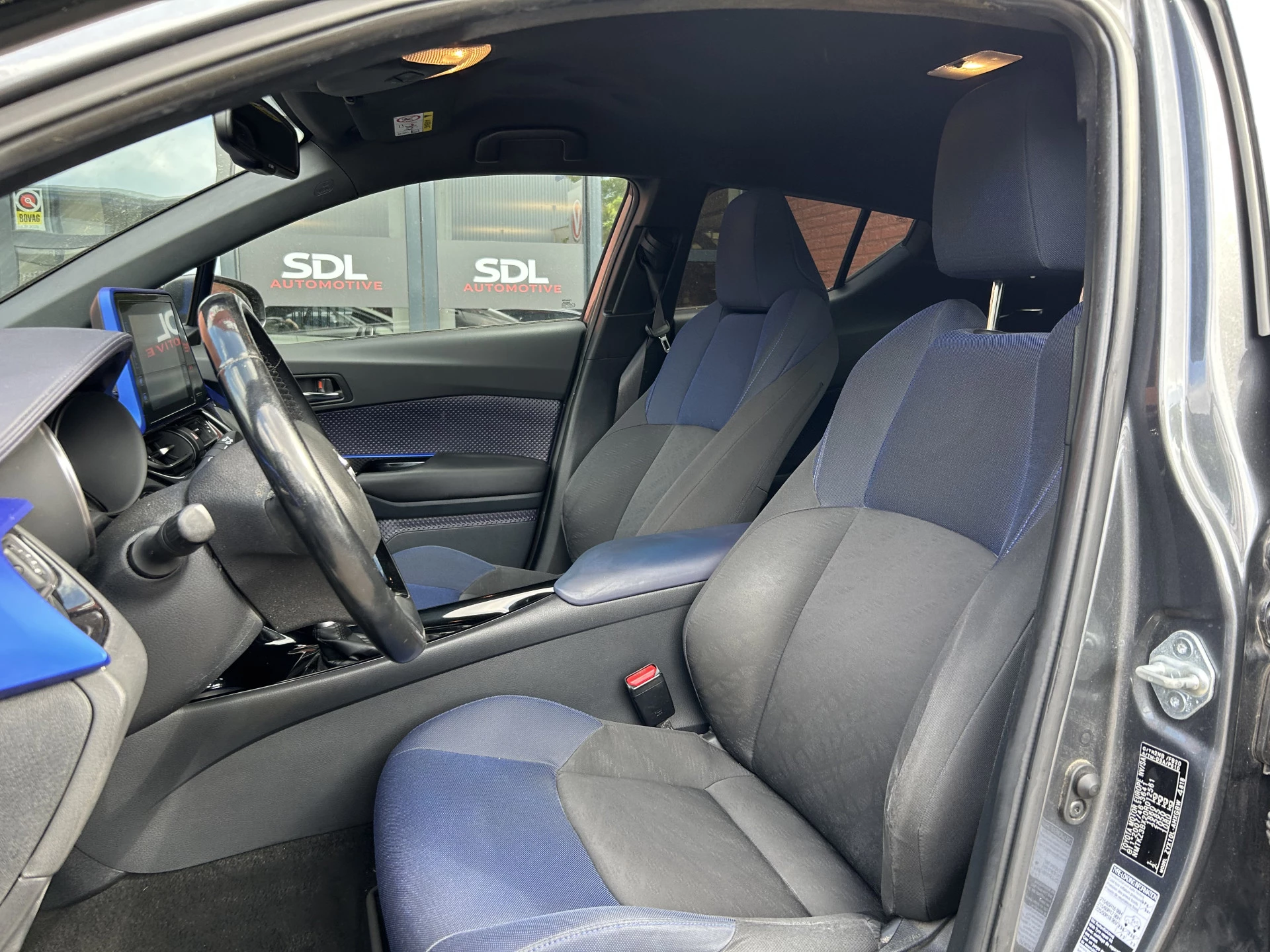 Hoofdafbeelding Toyota C-HR