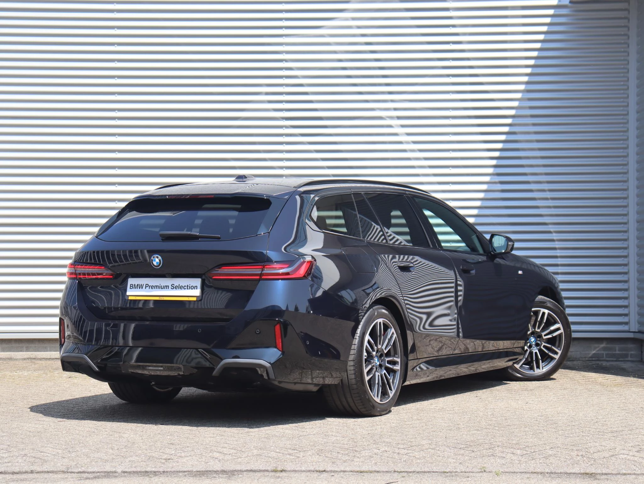 Hoofdafbeelding BMW i5