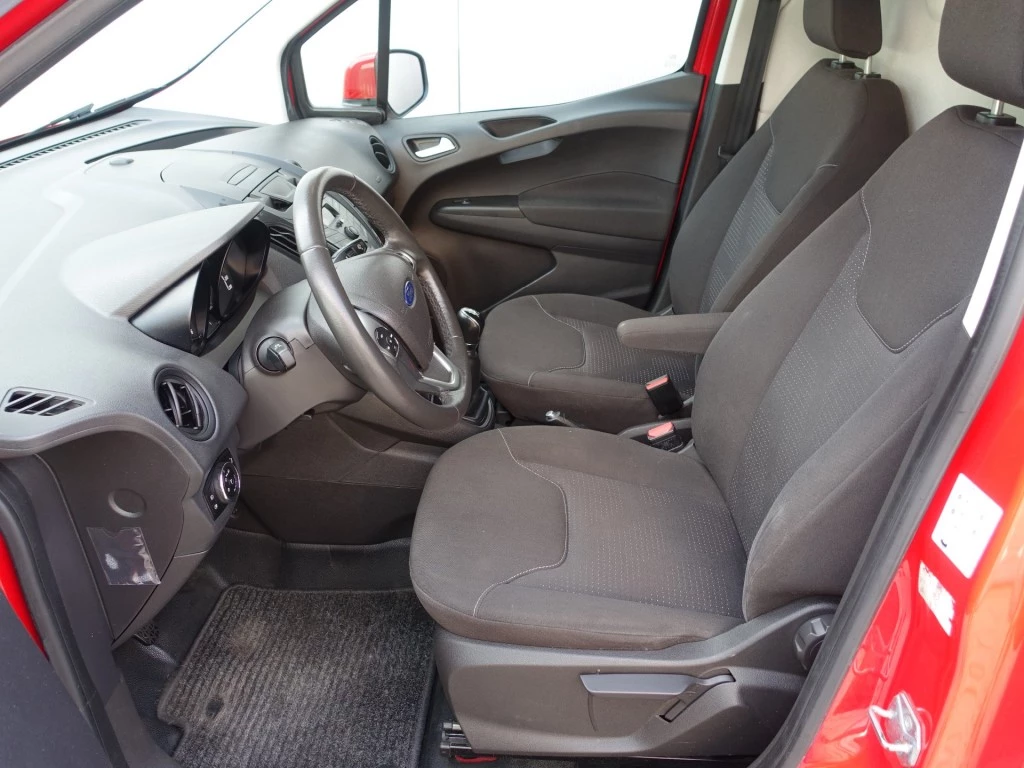 Hoofdafbeelding Ford Transit Courier