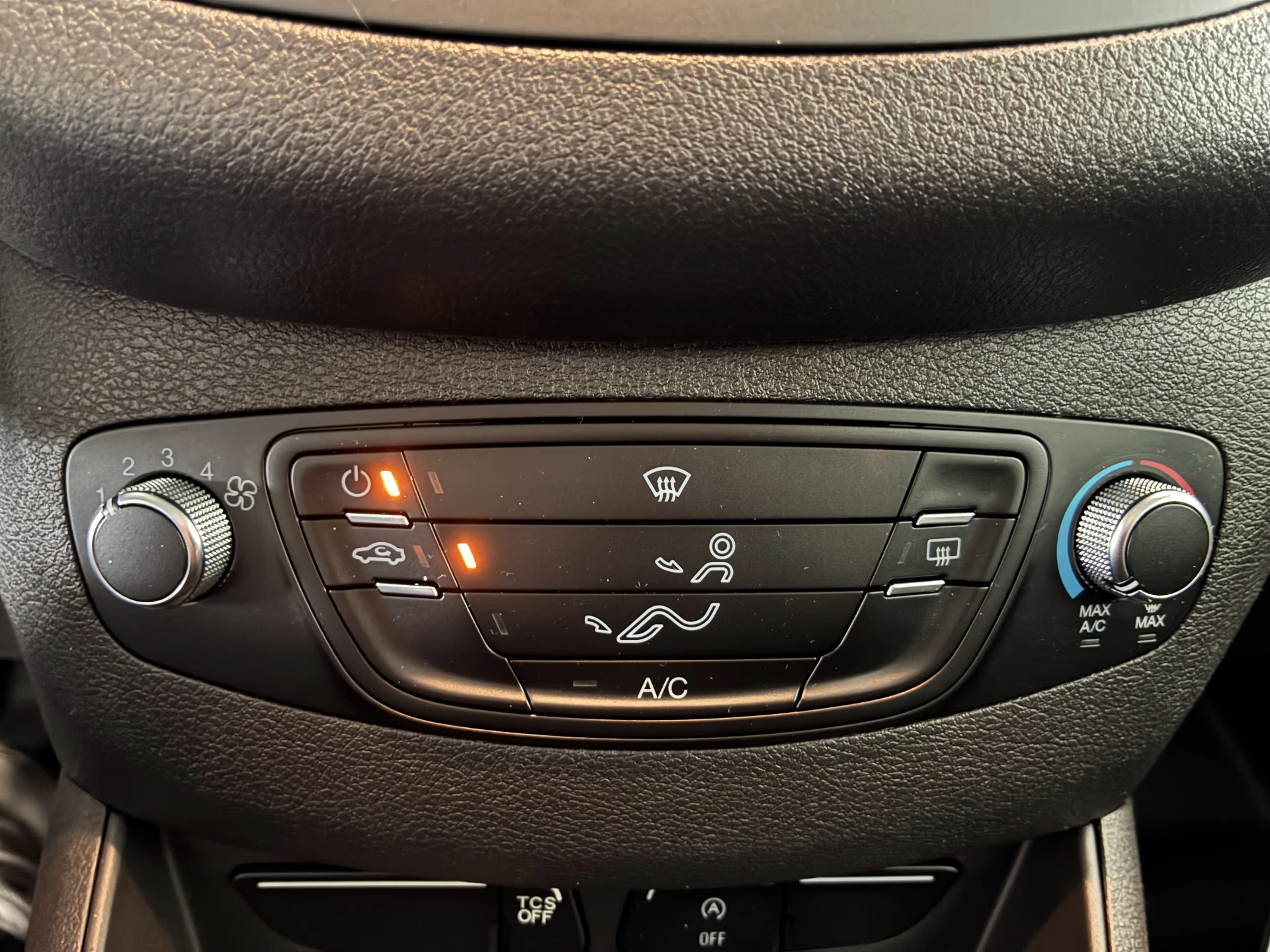 Hoofdafbeelding Ford Transit Courier