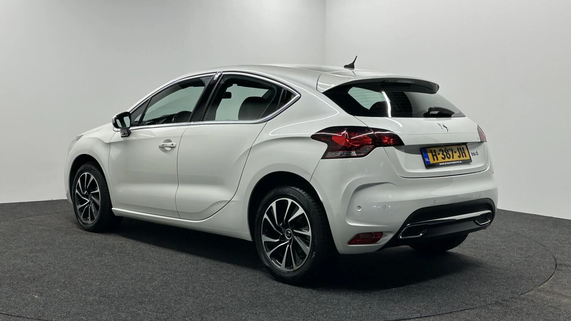 Hoofdafbeelding DS DS 4