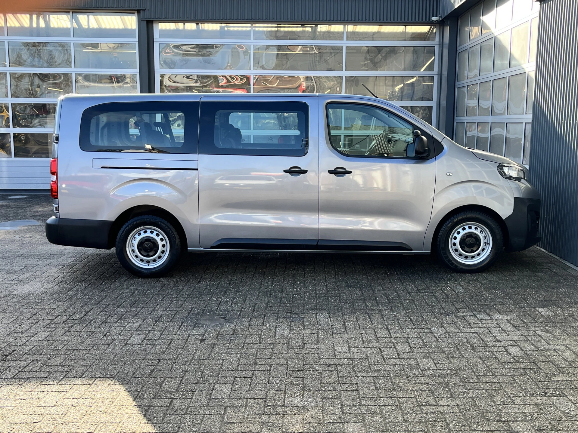 Hoofdafbeelding Peugeot Traveller