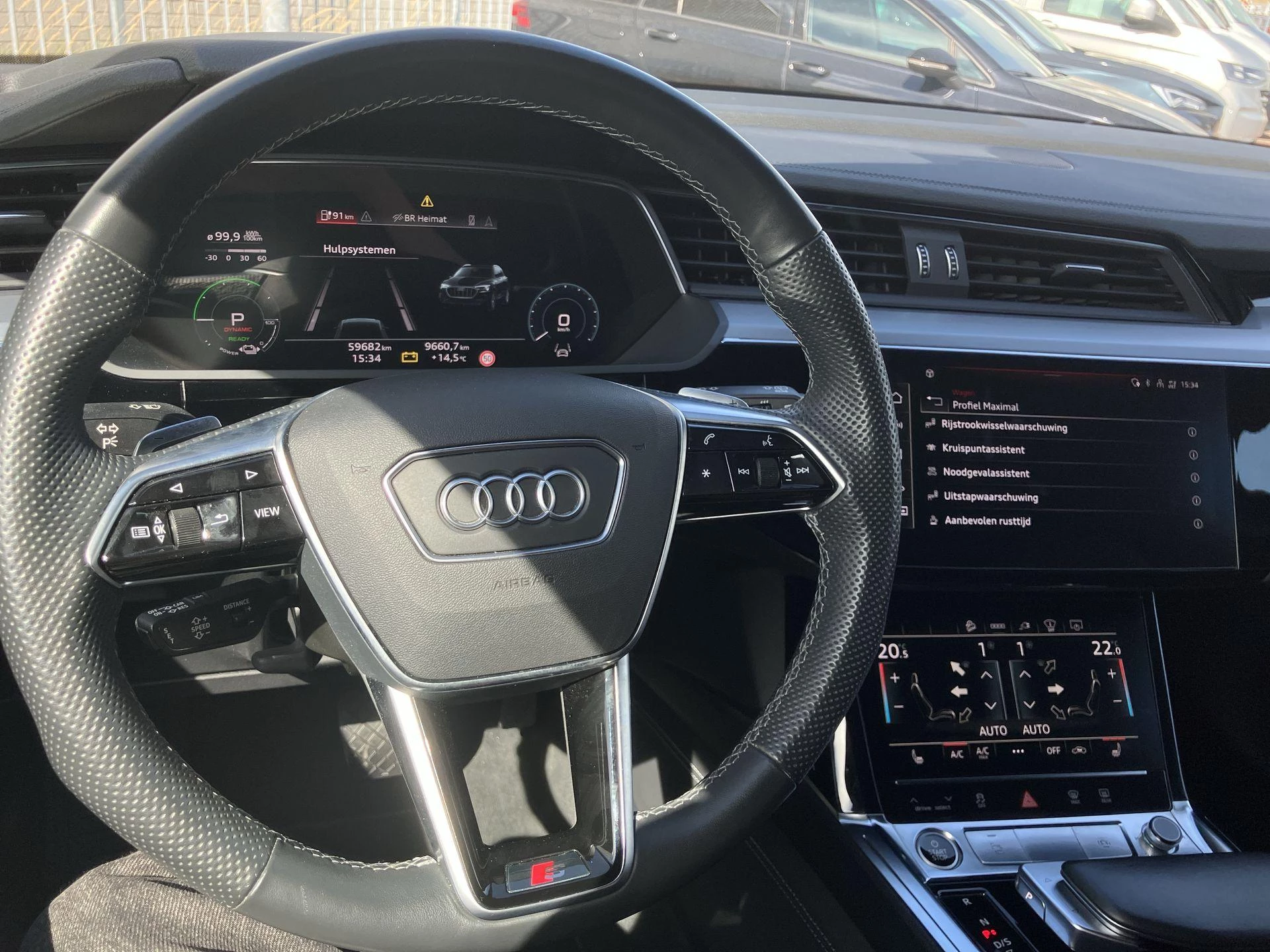 Hoofdafbeelding Audi e-tron