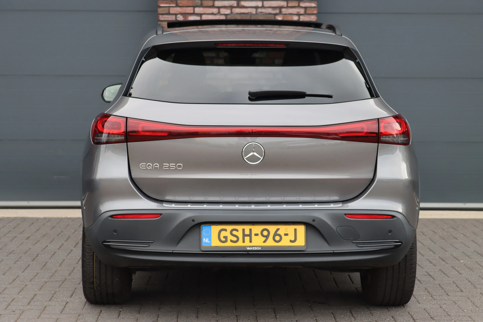 Hoofdafbeelding Mercedes-Benz EQA