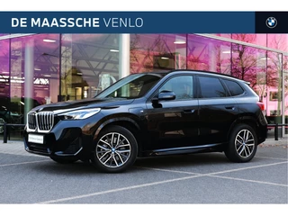 BMW X1 xDrive25e M Sport Automaat / Trekhaak / Sportstoelen / M Adaptief onderstel / Achteruitrijcamera / Getint Glas