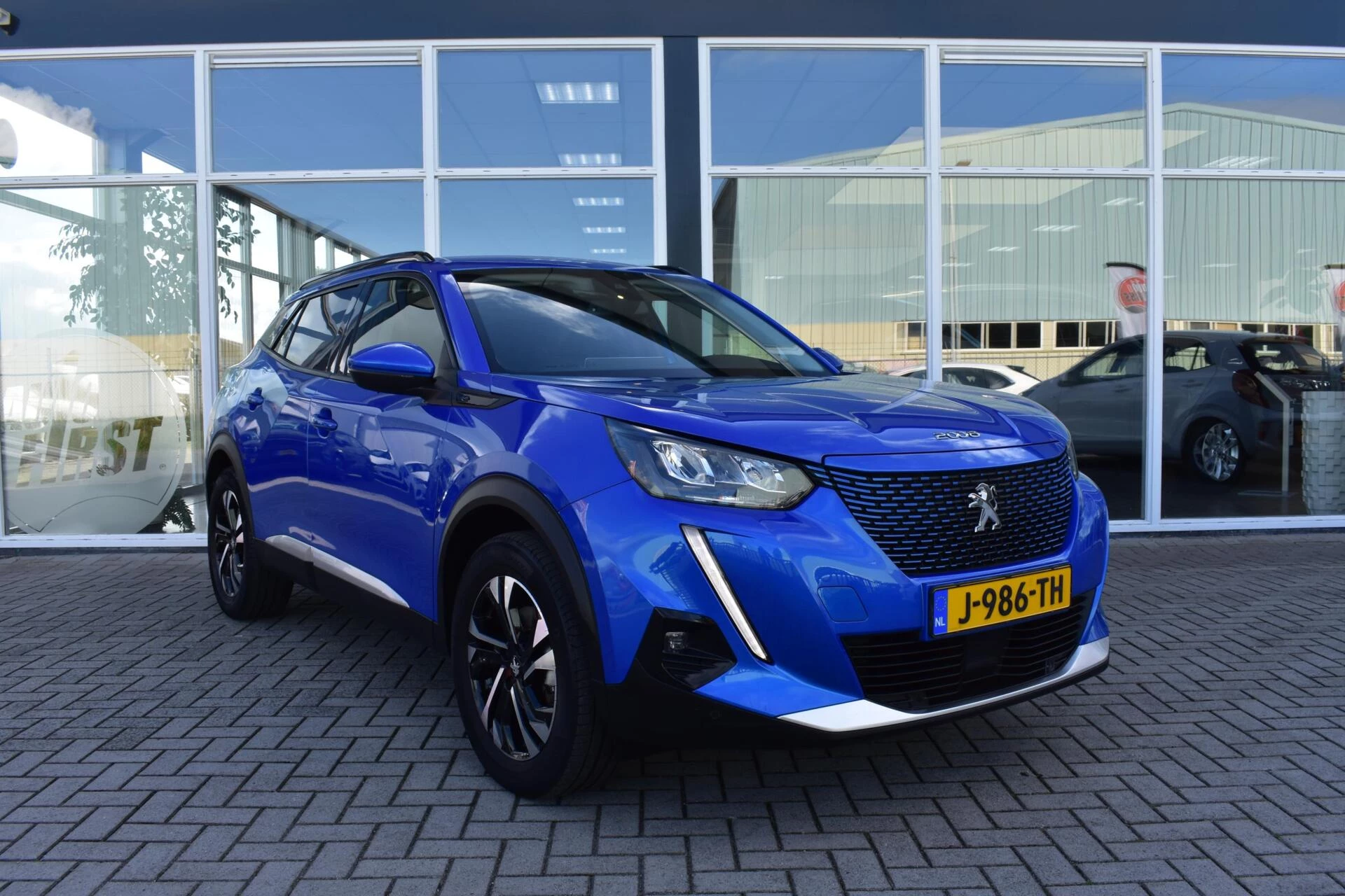 Hoofdafbeelding Peugeot e-2008