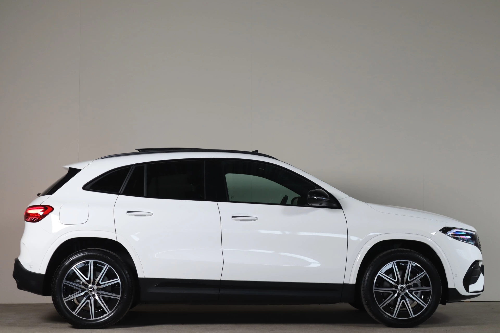 Hoofdafbeelding Mercedes-Benz EQA