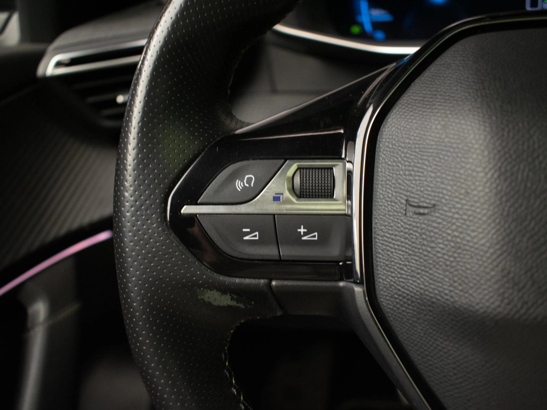 Hoofdafbeelding Peugeot e-2008