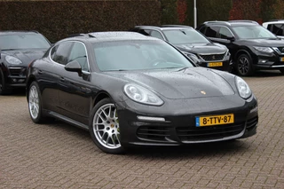 Porsche Panamera 3.0 S E-Hybrid / Schuifdak / 360Camera / Sportchrono / Softclose / Intr.voorverwarming / 20'' / Leder / Luchtvering / Stoelventilatie+Verwarming / Cruise Control