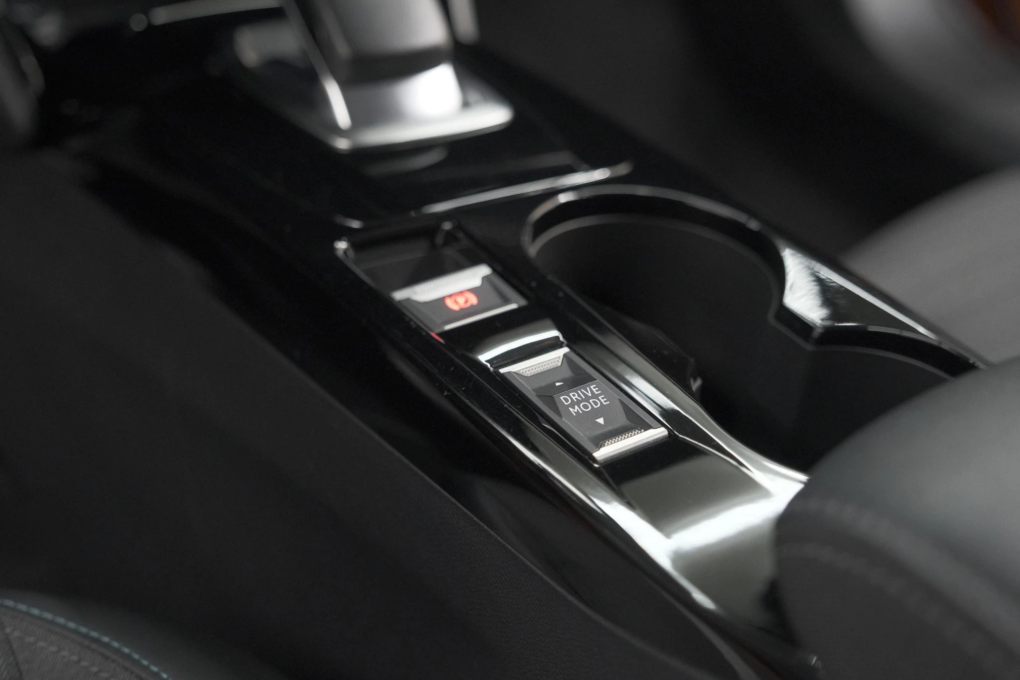 Hoofdafbeelding Peugeot e-2008