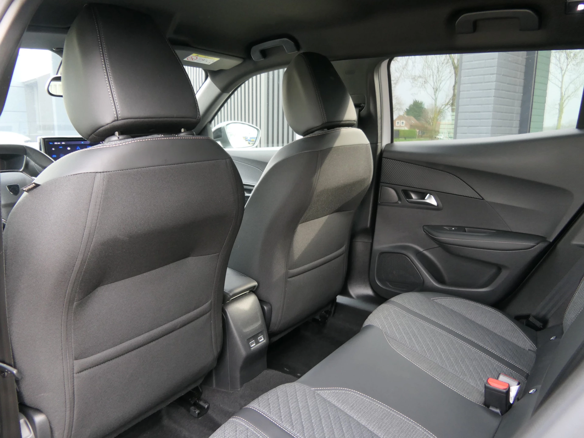 Hoofdafbeelding Peugeot e-2008