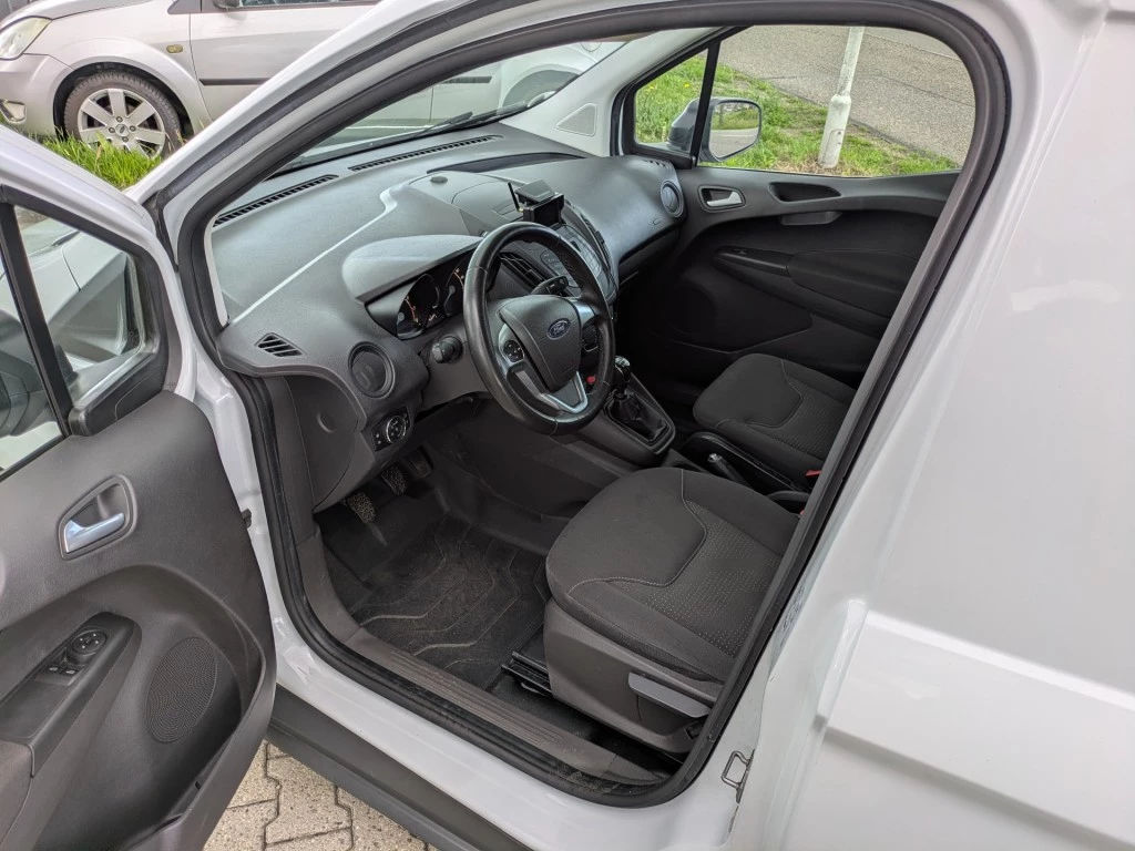 Hoofdafbeelding Ford Transit Courier