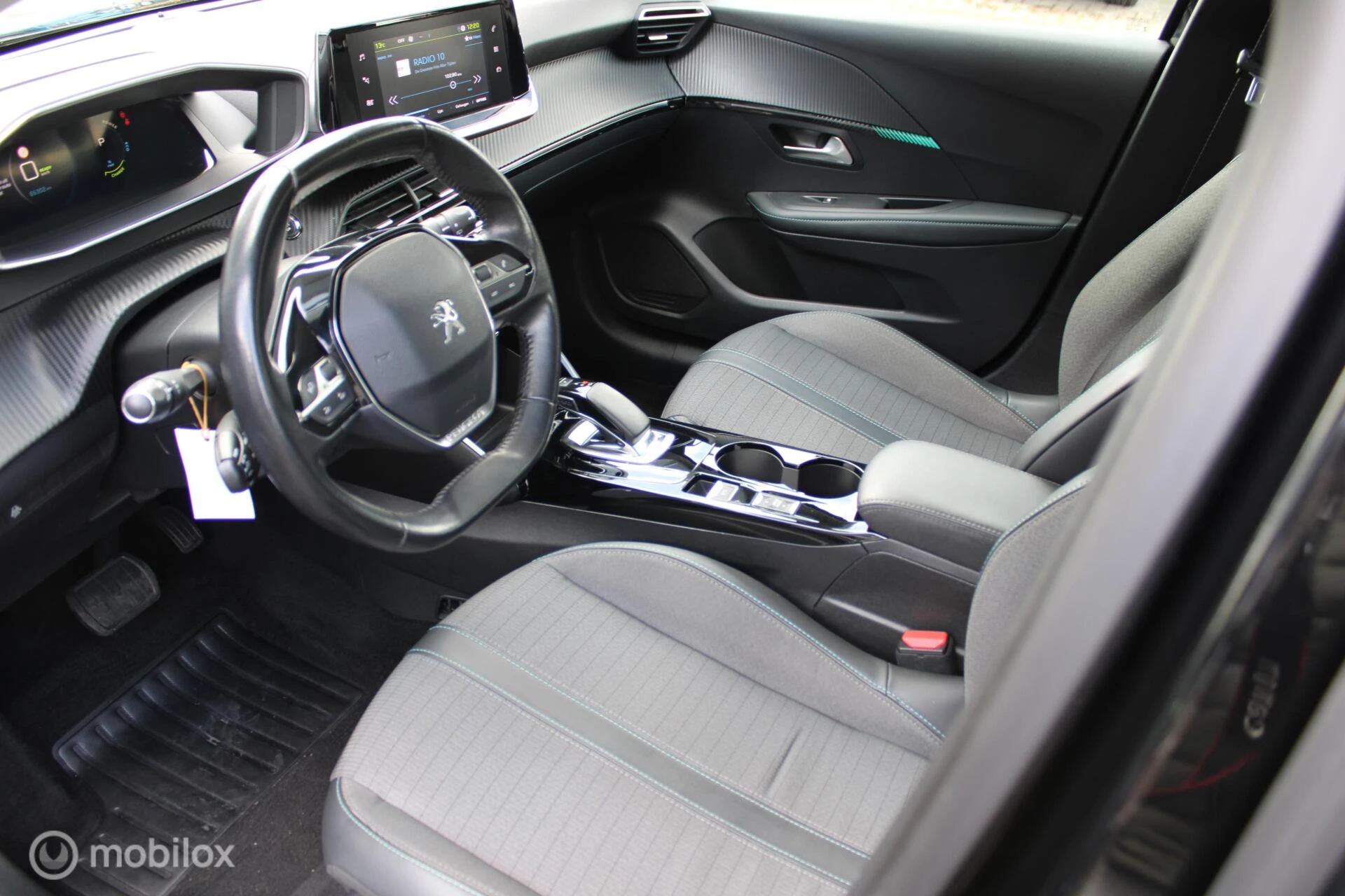 Hoofdafbeelding Peugeot e-208