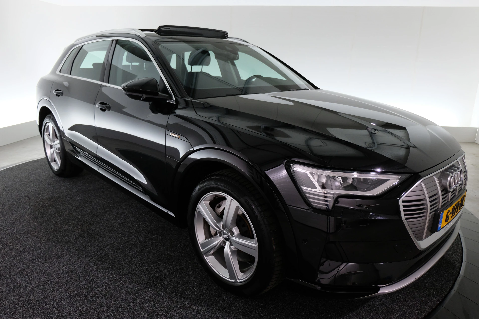 Hoofdafbeelding Audi e-tron