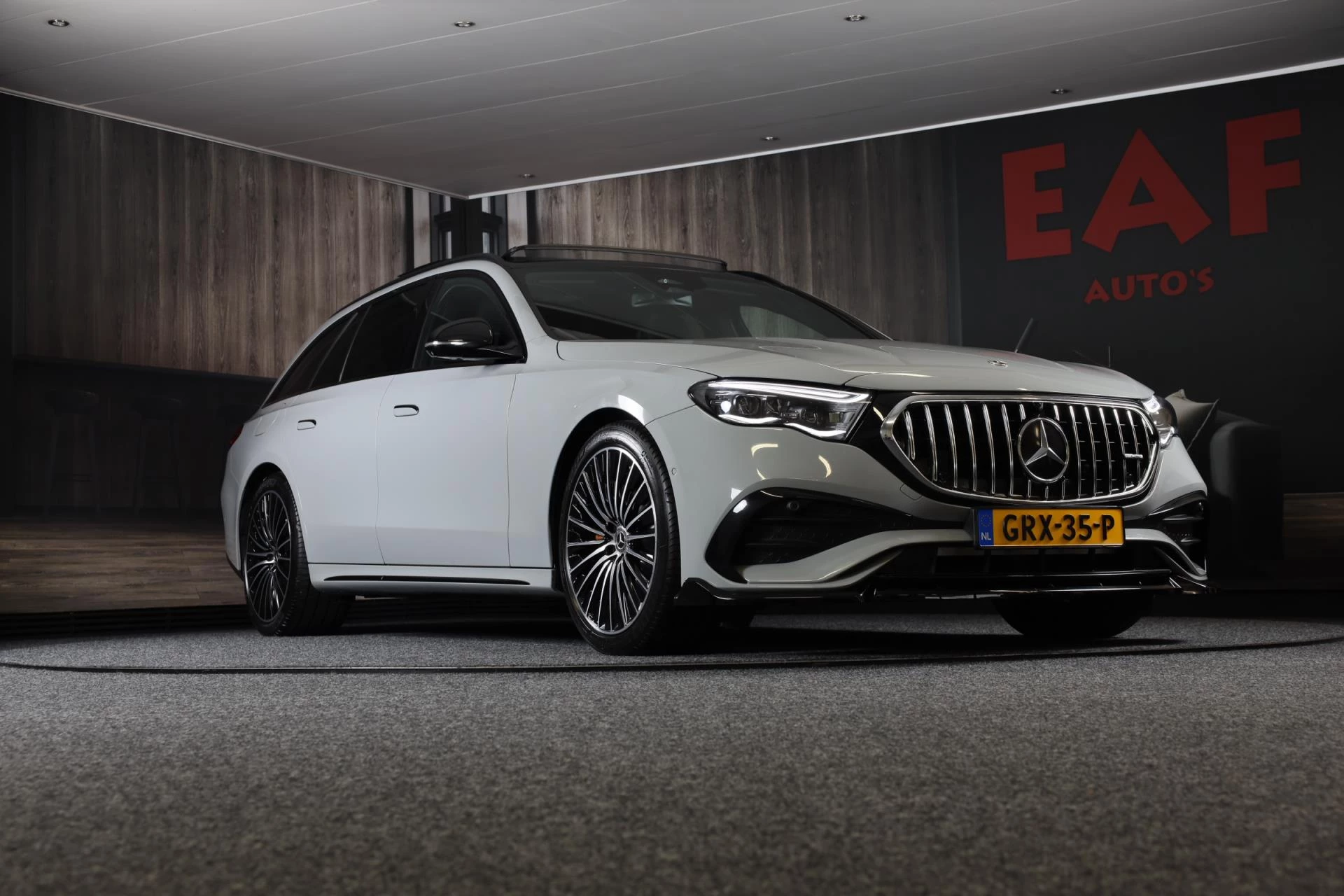 Hoofdafbeelding Mercedes-Benz E-Klasse