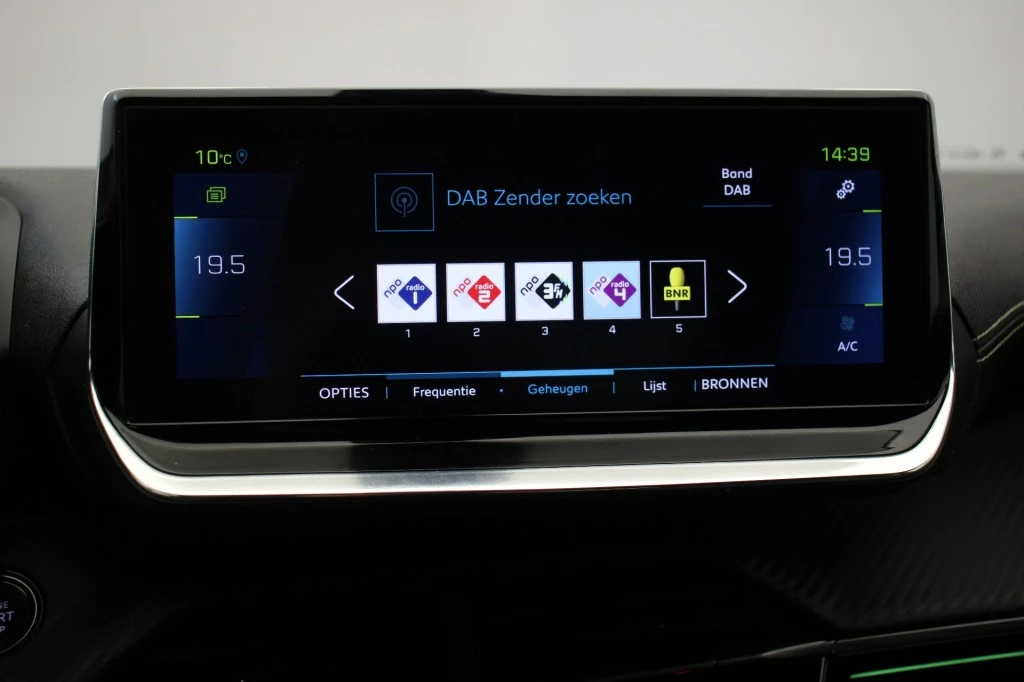 Hoofdafbeelding Peugeot e-2008