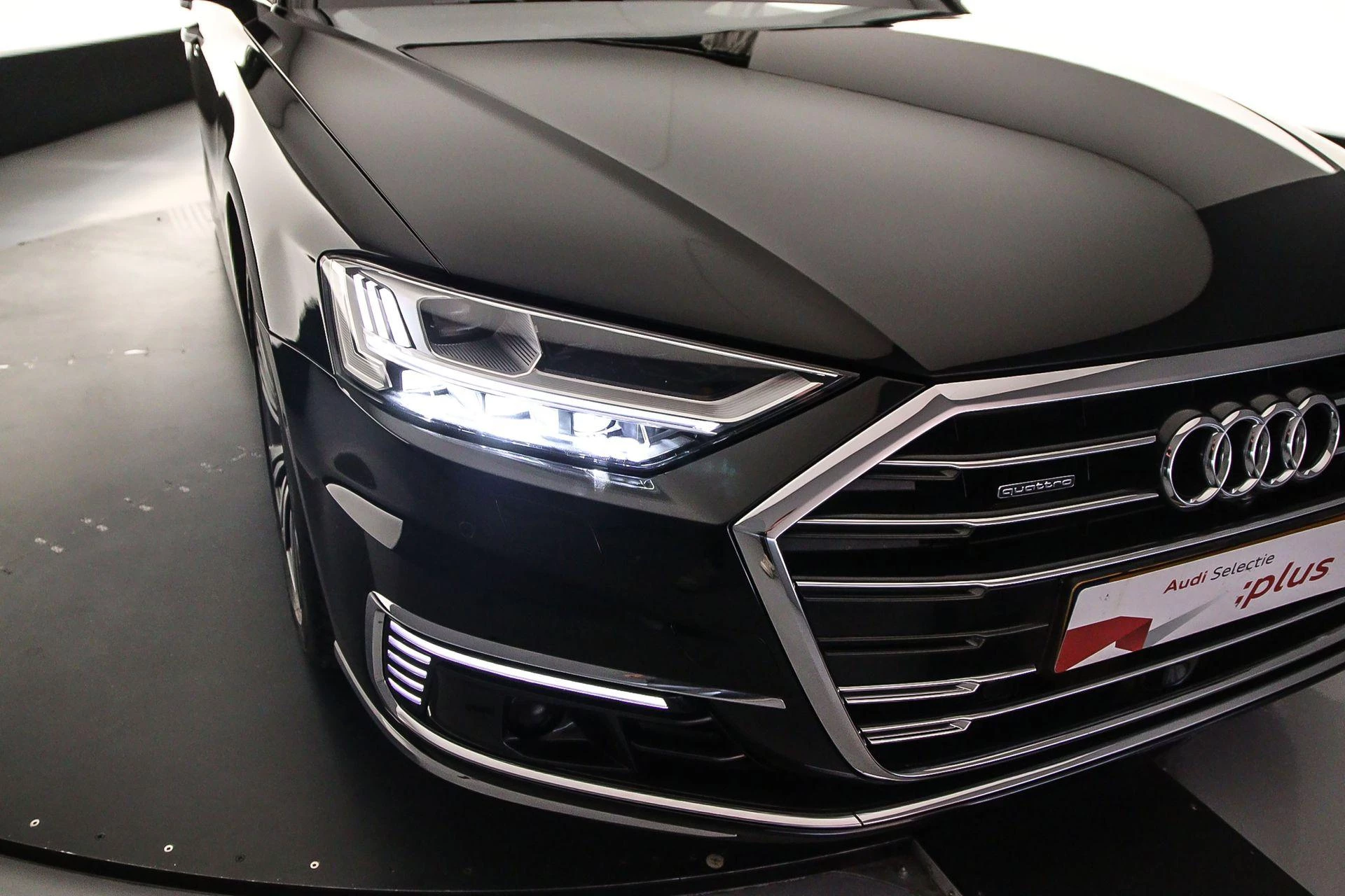 Hoofdafbeelding Audi A8