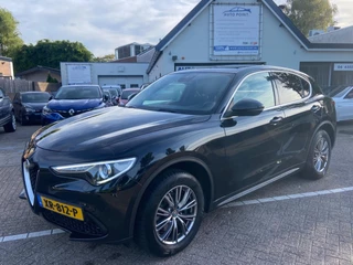 Alfa Romeo Stelvio 2.0 T AWD SPORTSEATS/LANE/CAMER/NAVI/KEYLESS