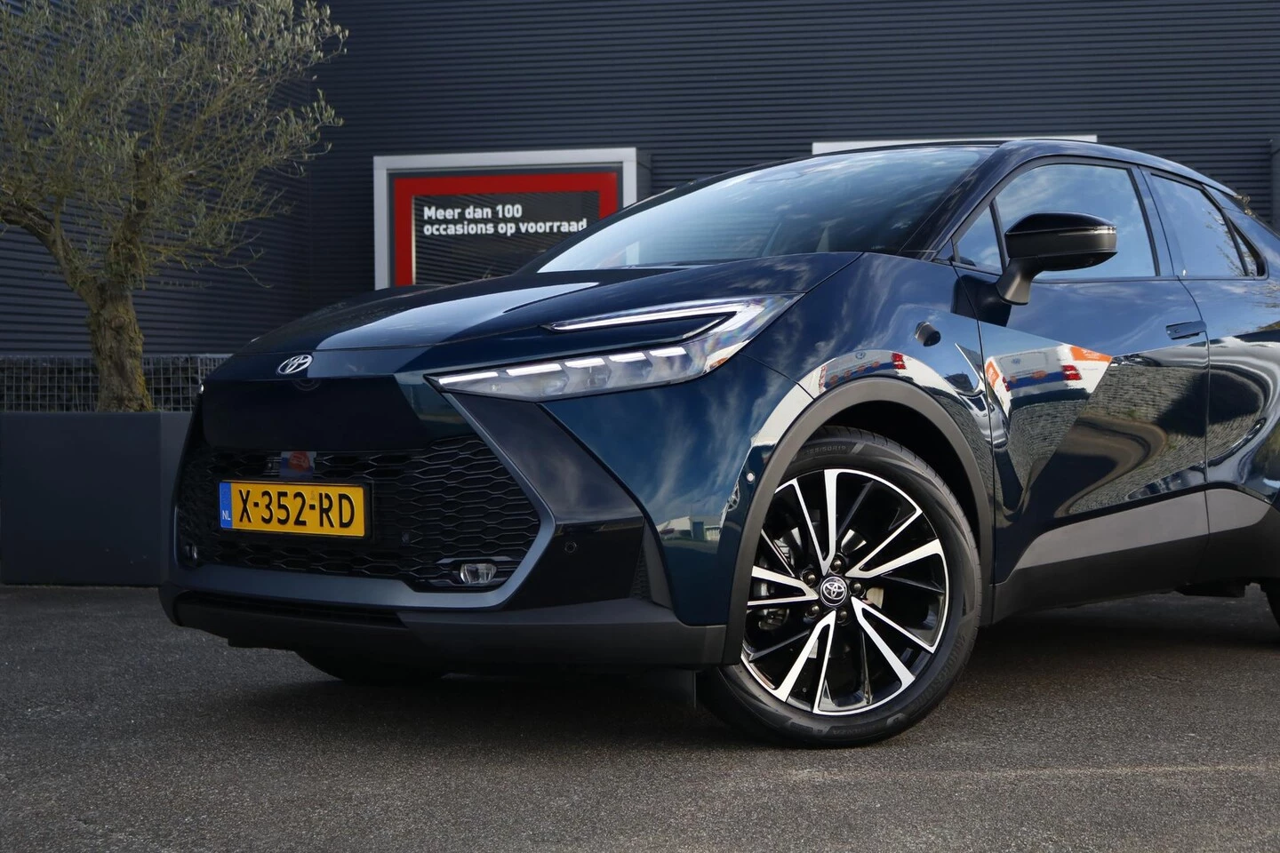 Hoofdafbeelding Toyota C-HR