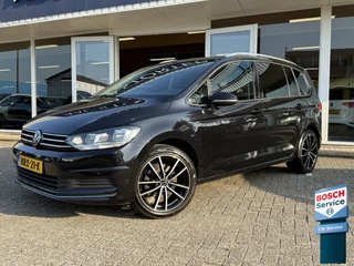 Hoofdafbeelding Volkswagen Touran Volkswagen Touran 1.5 TSI Comfortline Business 7p | Automaat | Adapt. Cruise | PDC v+a incl. Camera | Apple Carplay 