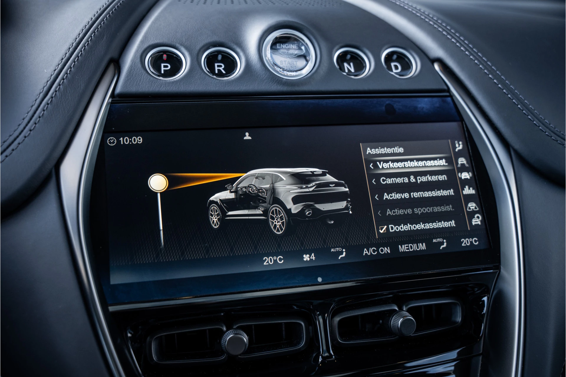 Hoofdafbeelding Aston Martin DBX