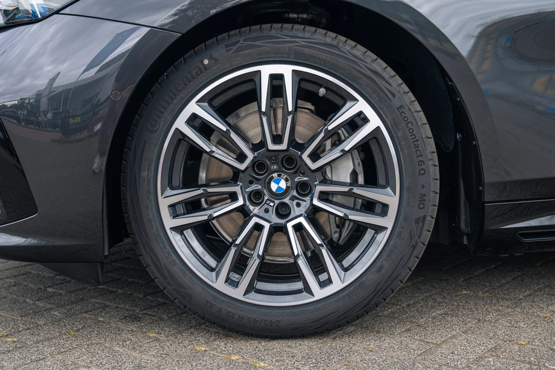 Hoofdafbeelding BMW i5
