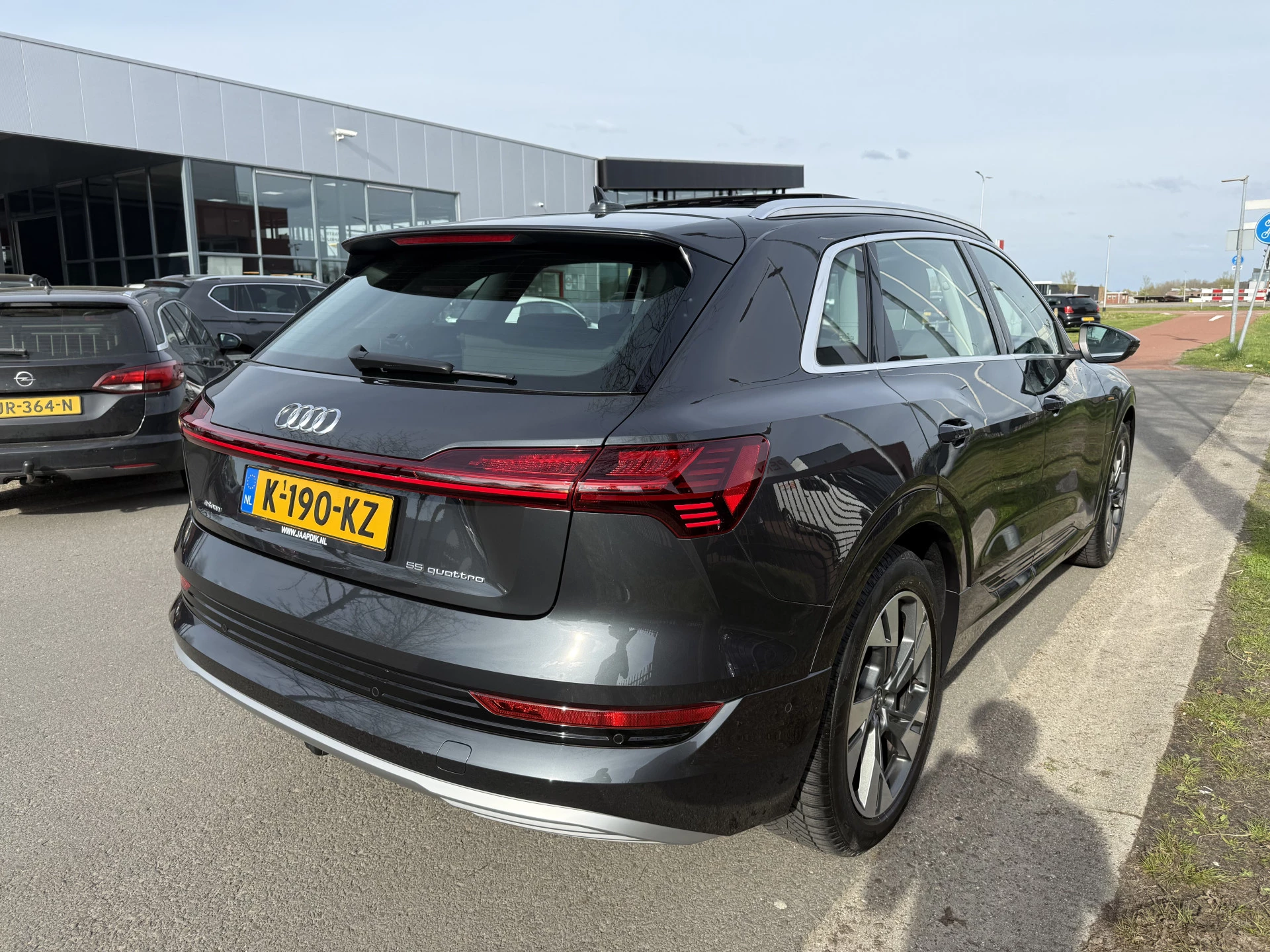 Hoofdafbeelding Audi e-tron