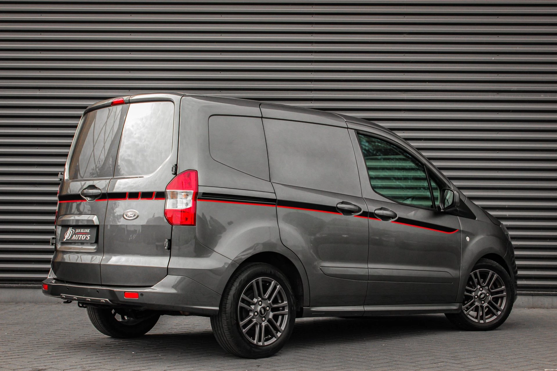 Hoofdafbeelding Ford Transit Courier