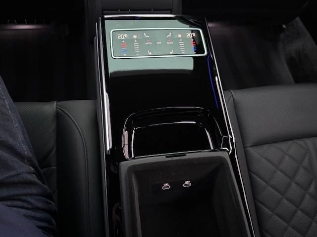 Hoofdafbeelding Audi A8