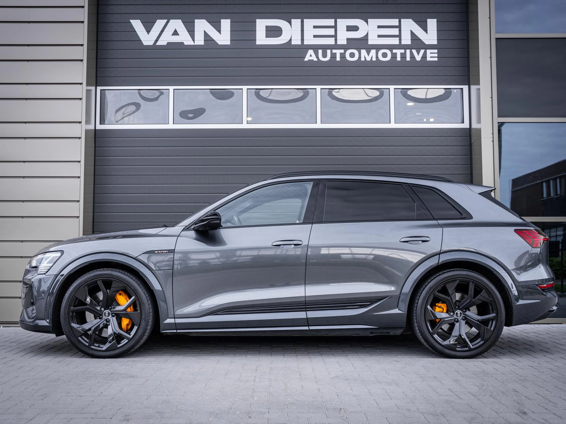Hoofdafbeelding Audi e-tron