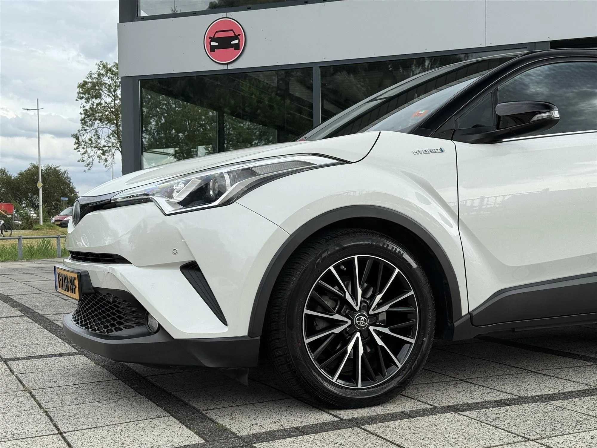 Hoofdafbeelding Toyota C-HR