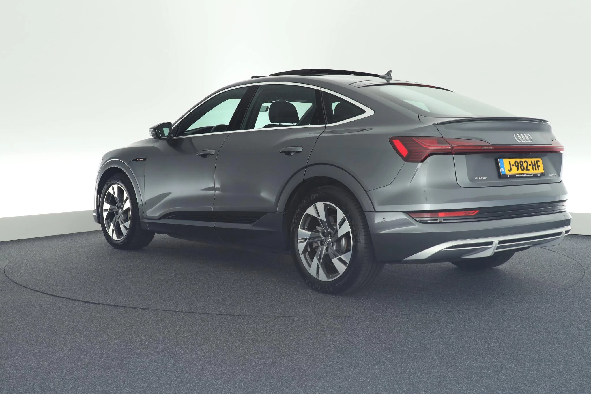 Hoofdafbeelding Audi e-tron