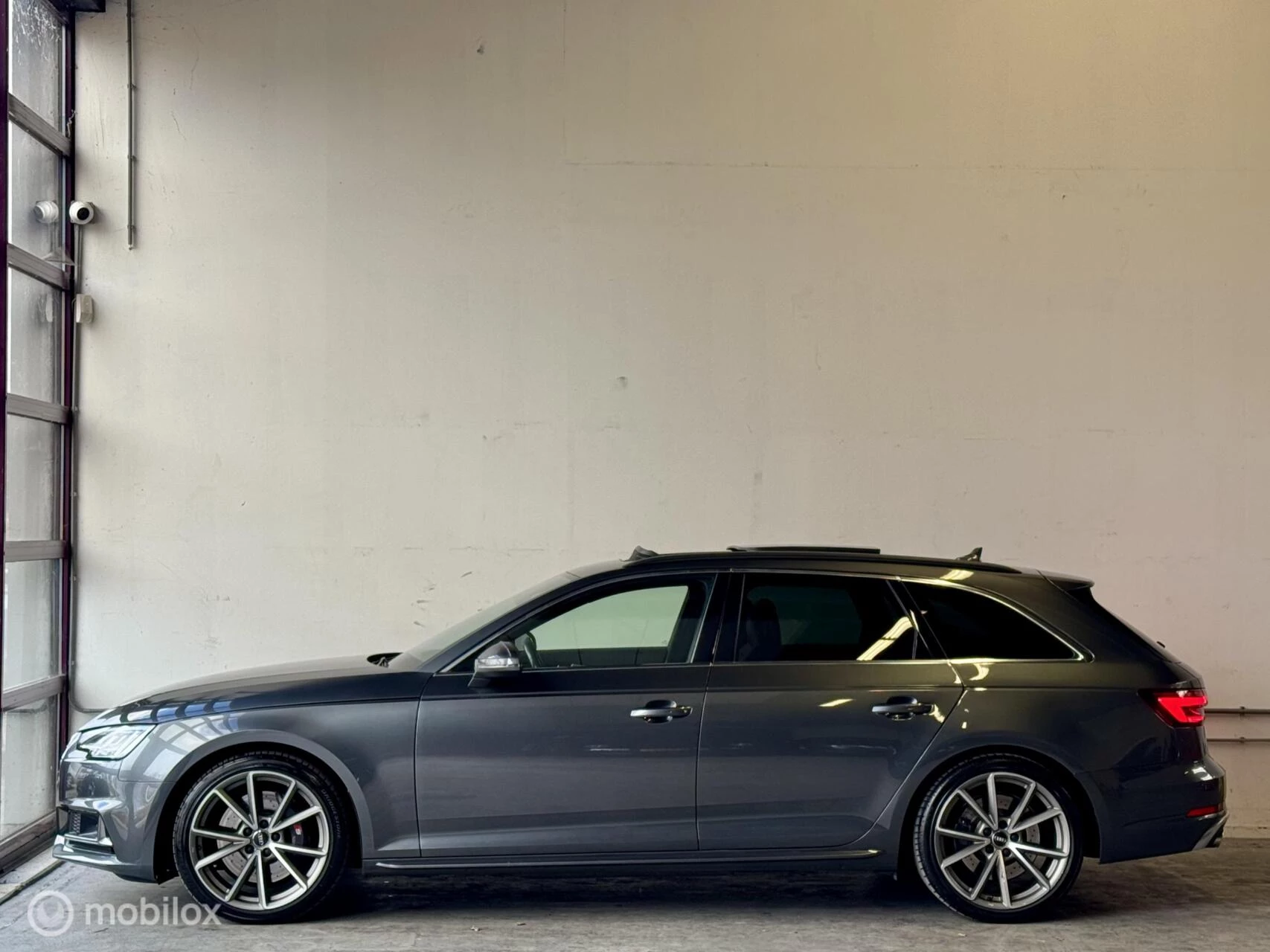 Hoofdafbeelding Audi S4