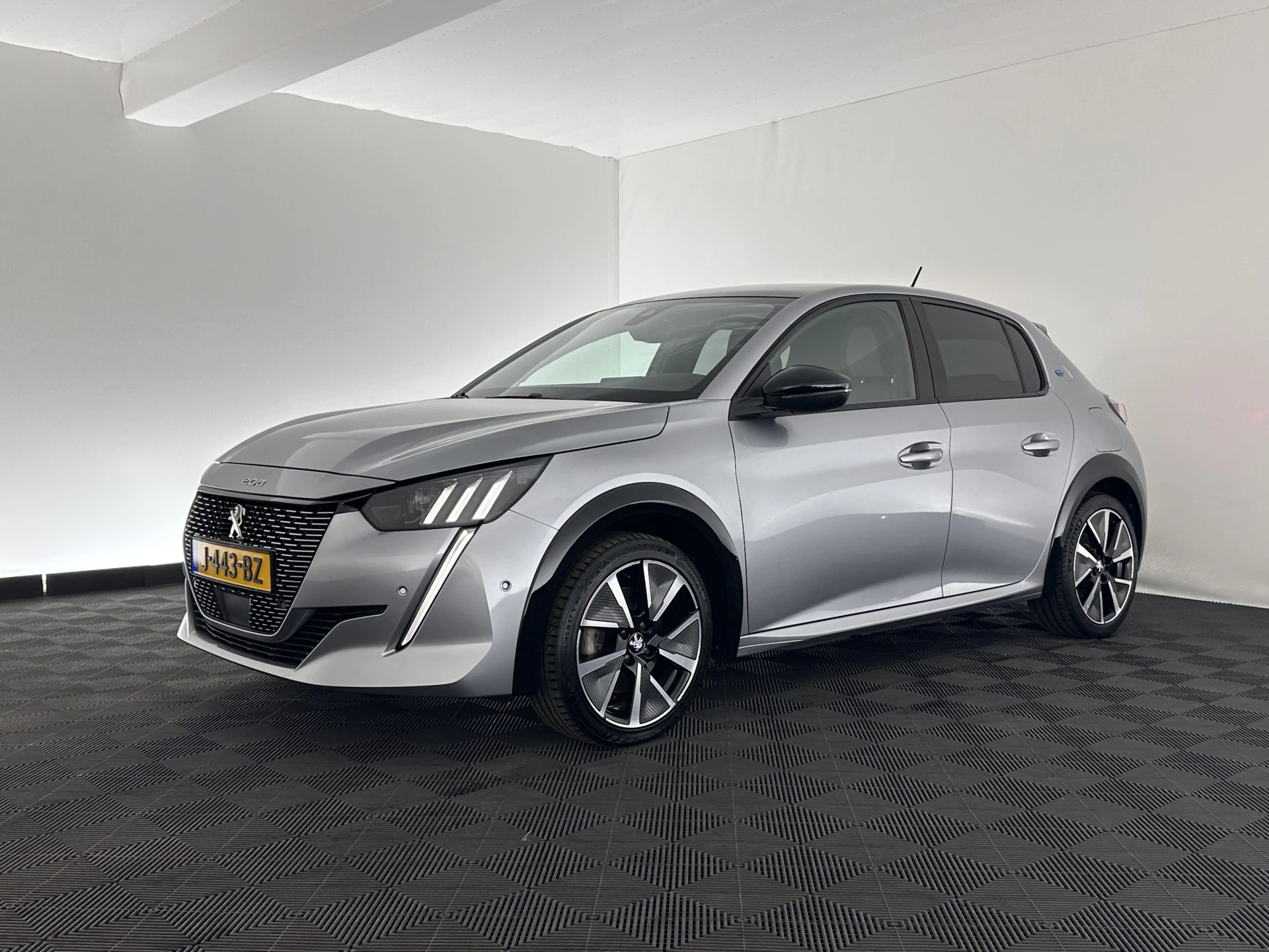 Hoofdafbeelding Peugeot e-208