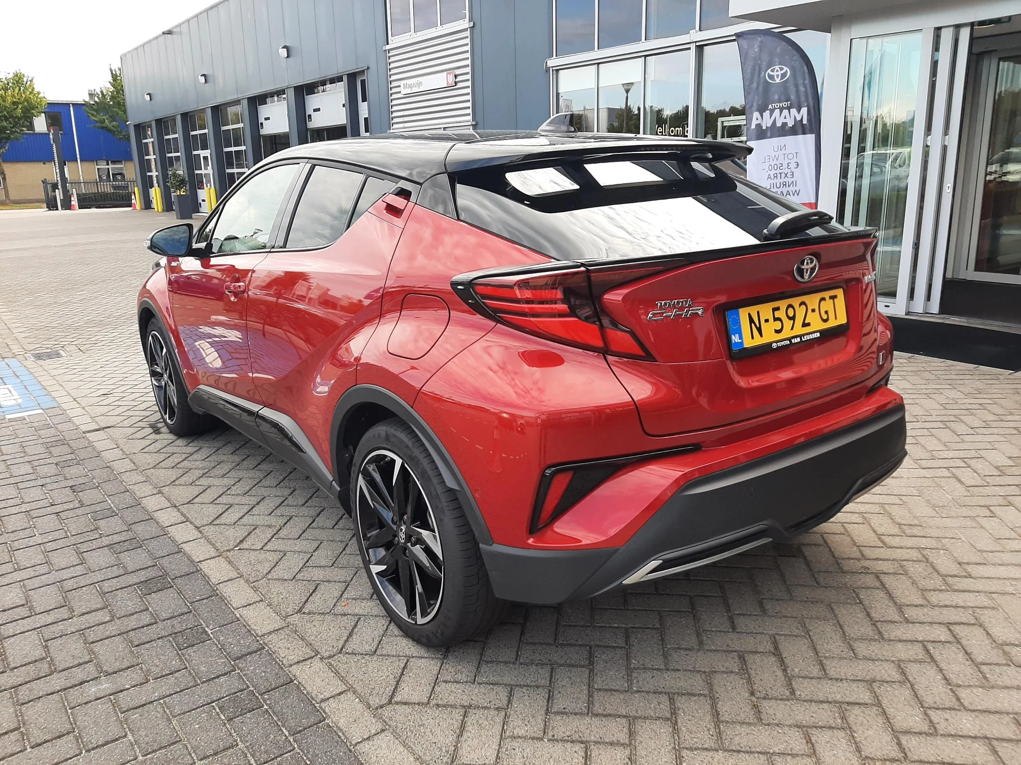 Hoofdafbeelding Toyota C-HR